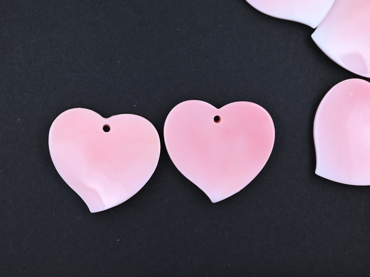 Nature 32 mm Queen conch heart pendant ,pink queen shell penant