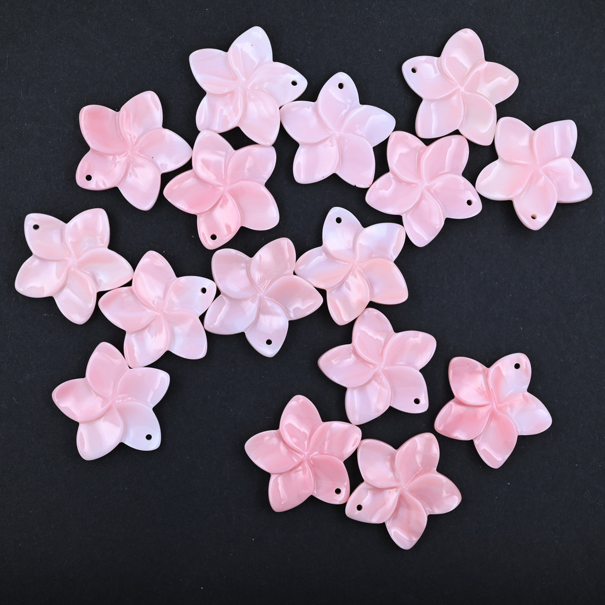 Lovely pink queen conch flower ,20 mm queen shell pendant