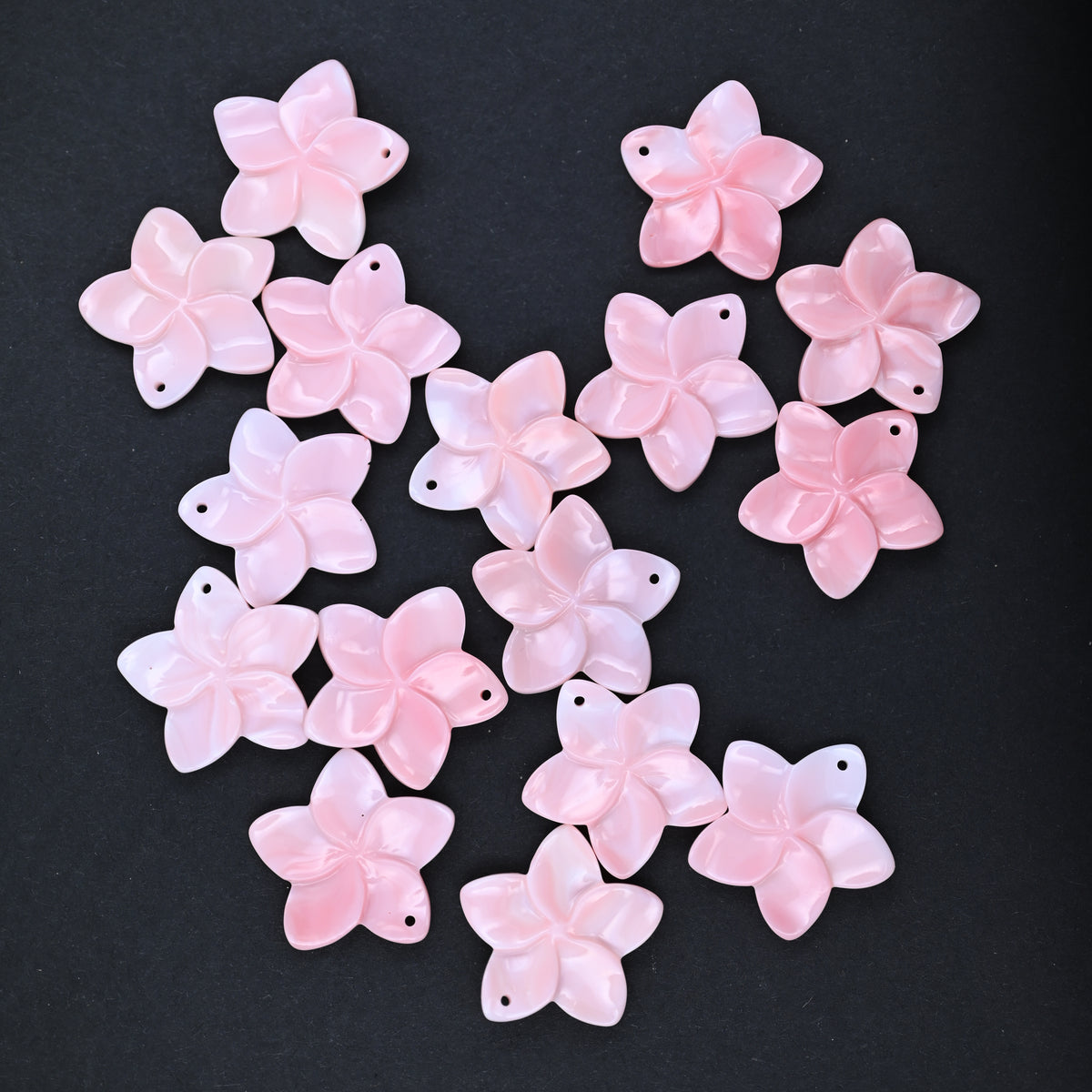 Lovely pink queen conch flower ,20 mm queen shell pendant