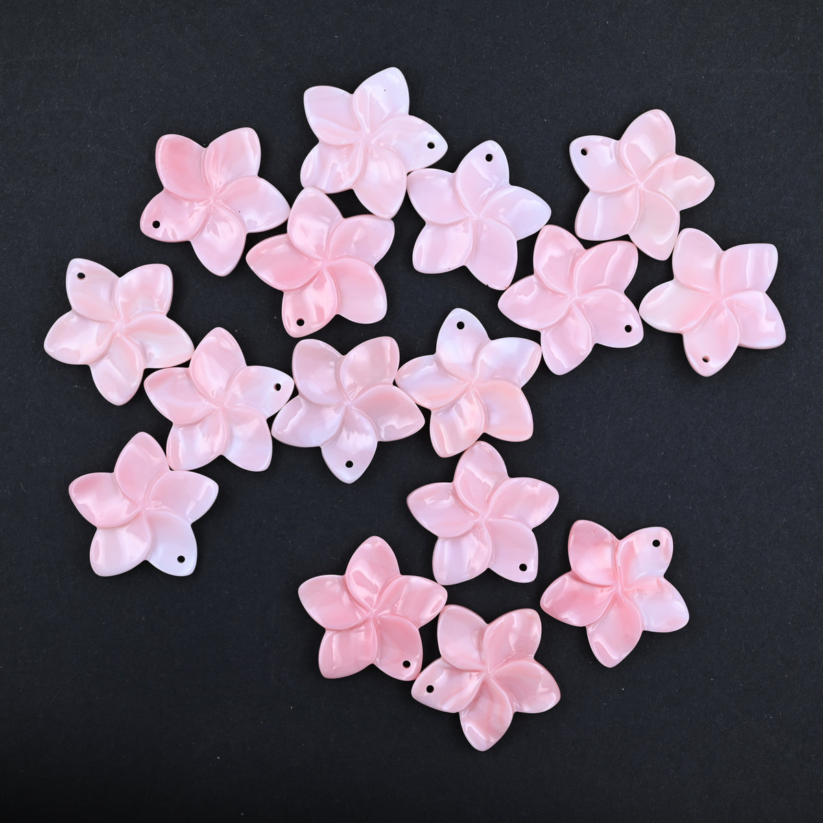 Lovely pink queen conch flower ,20 mm queen shell pendant