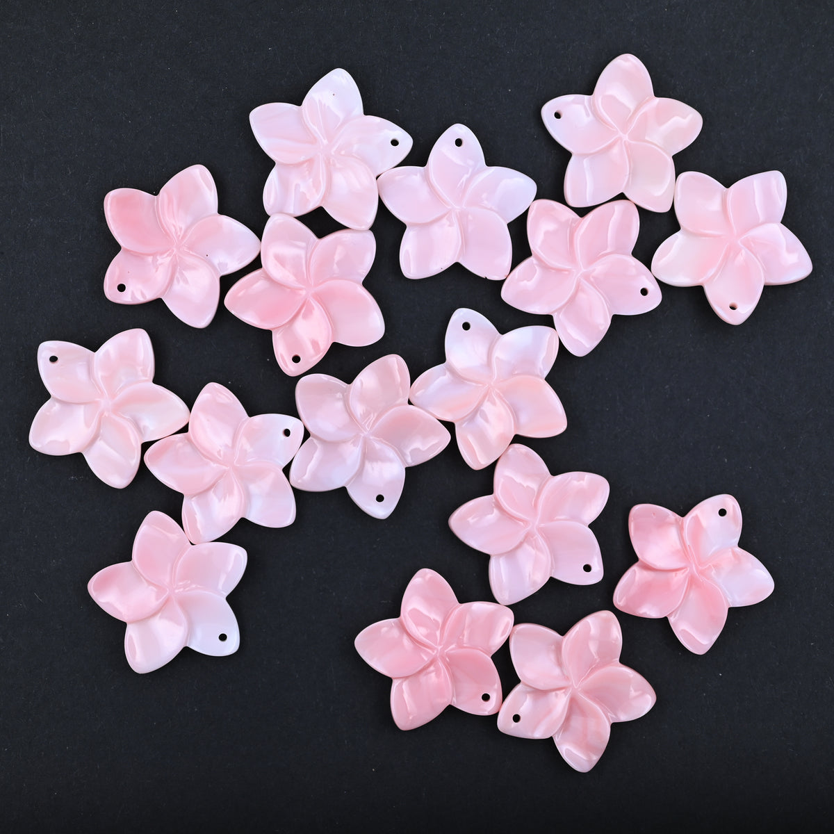 Lovely pink queen conch flower ,20 mm queen shell pendant