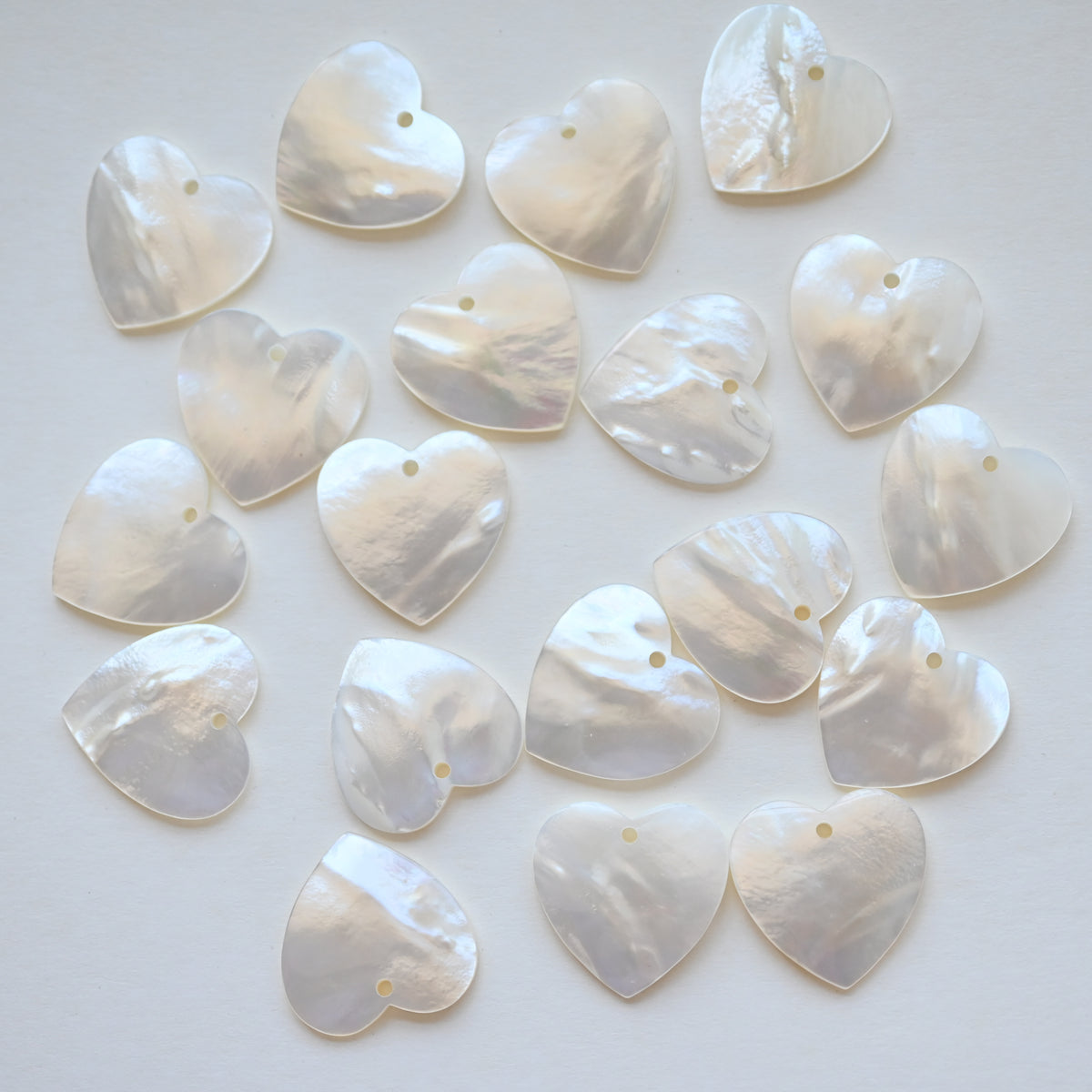 White shell 25 mm heart pendant ,MOP shell pendants
