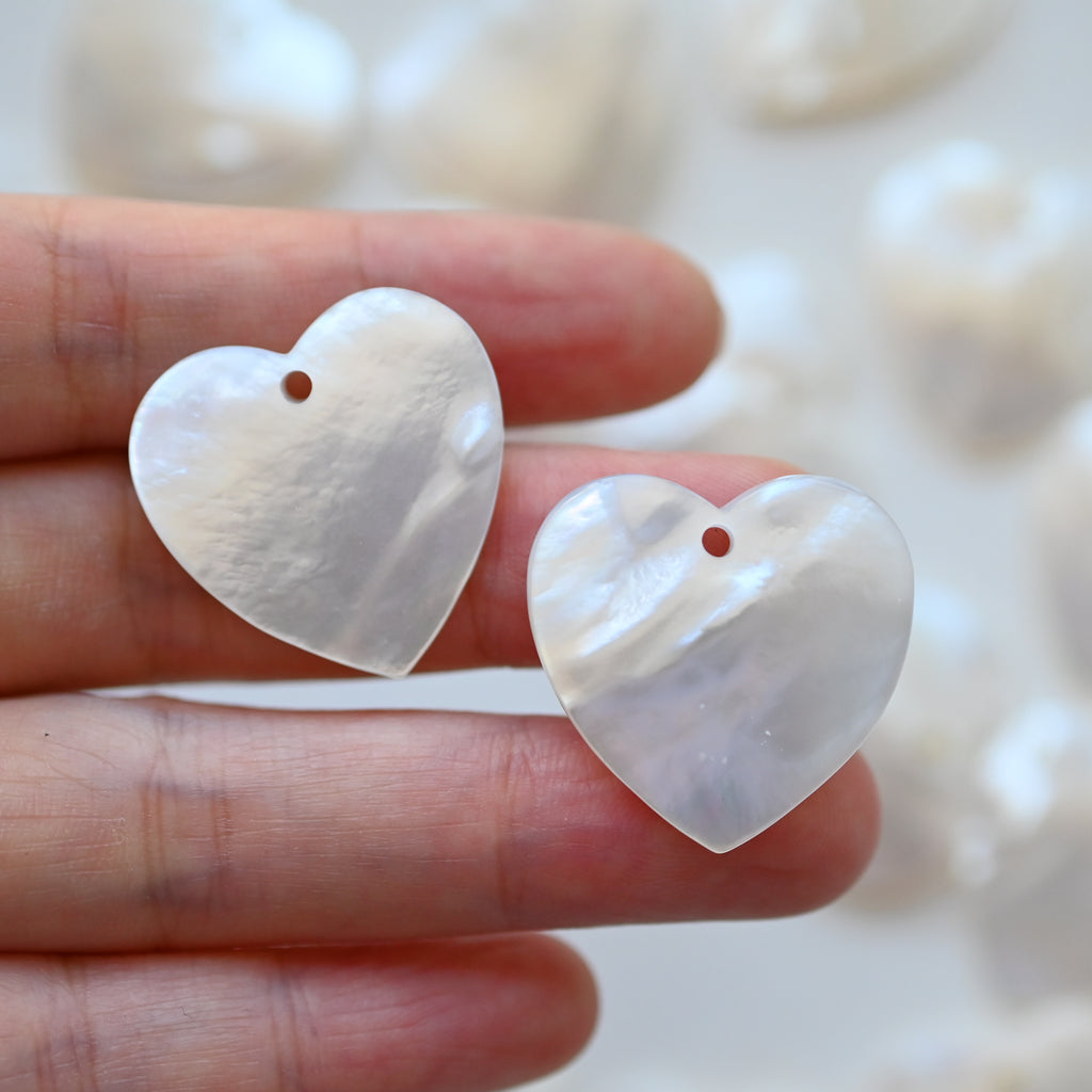 White shell 25 mm heart pendant ,MOP shell pendants