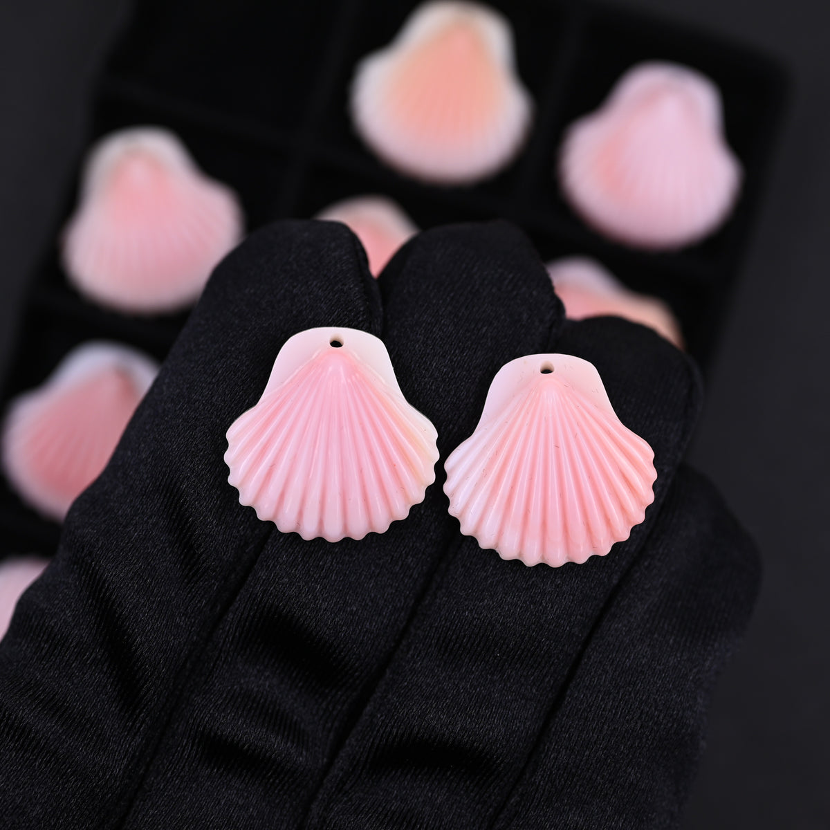 Pink queen conch shell pendant ,20 mm conch queen pendant