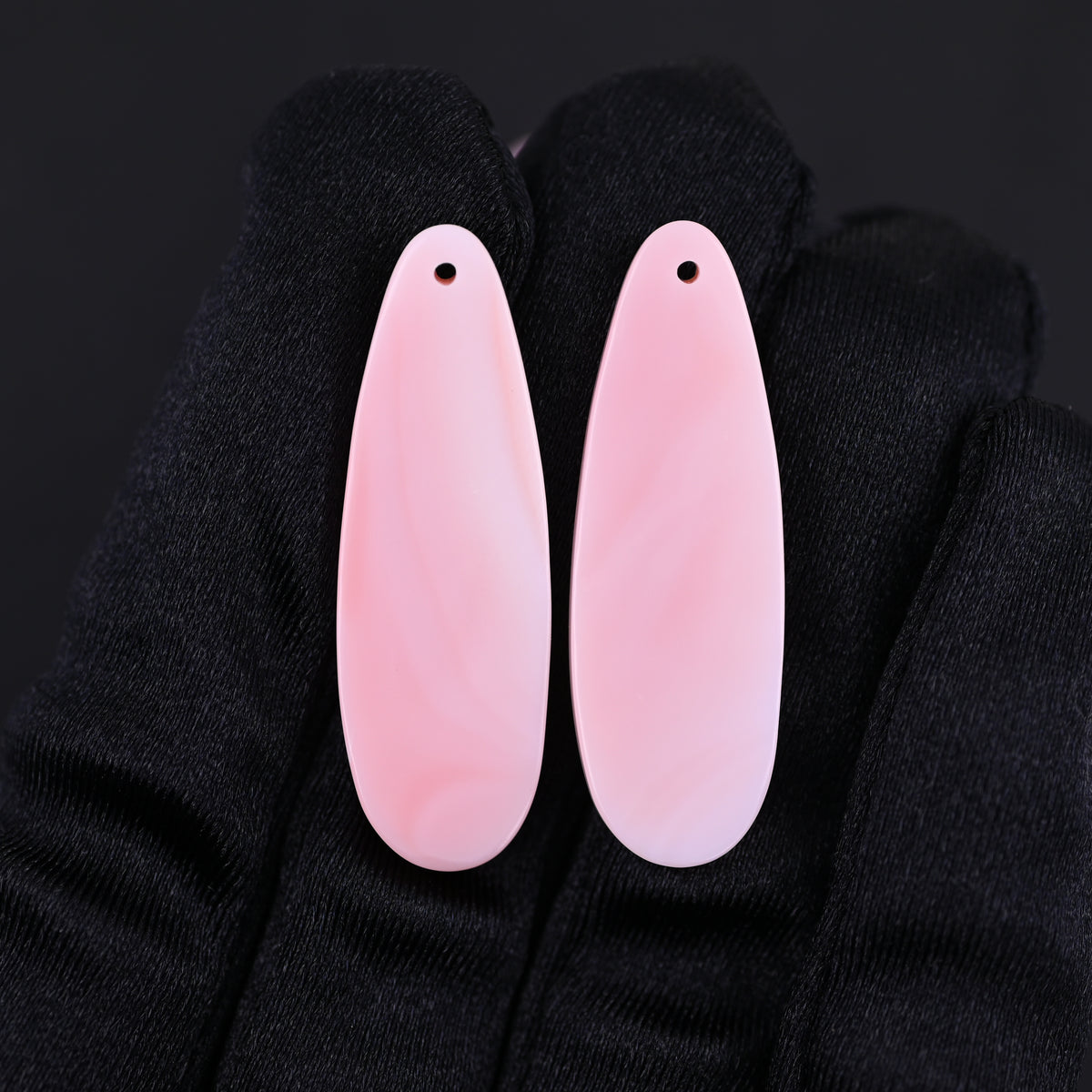 Nature queen conch earring pair ,pink shell earring pendant (13*40mm )