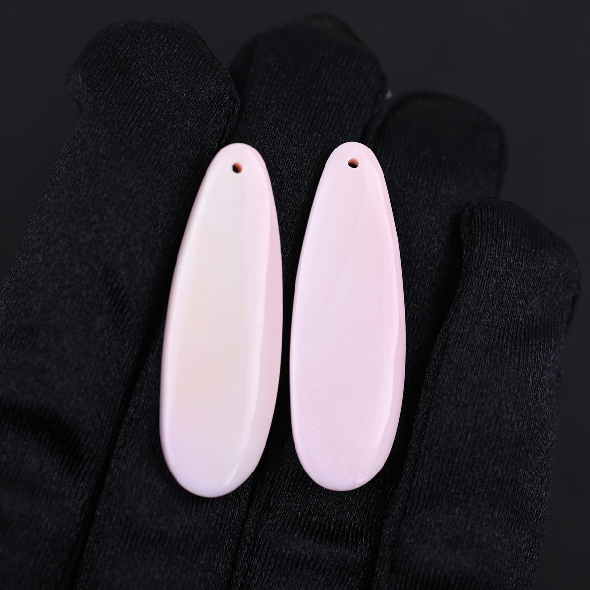 Nature queen conch earring pair ,pink shell earring pendant (13*40mm )
